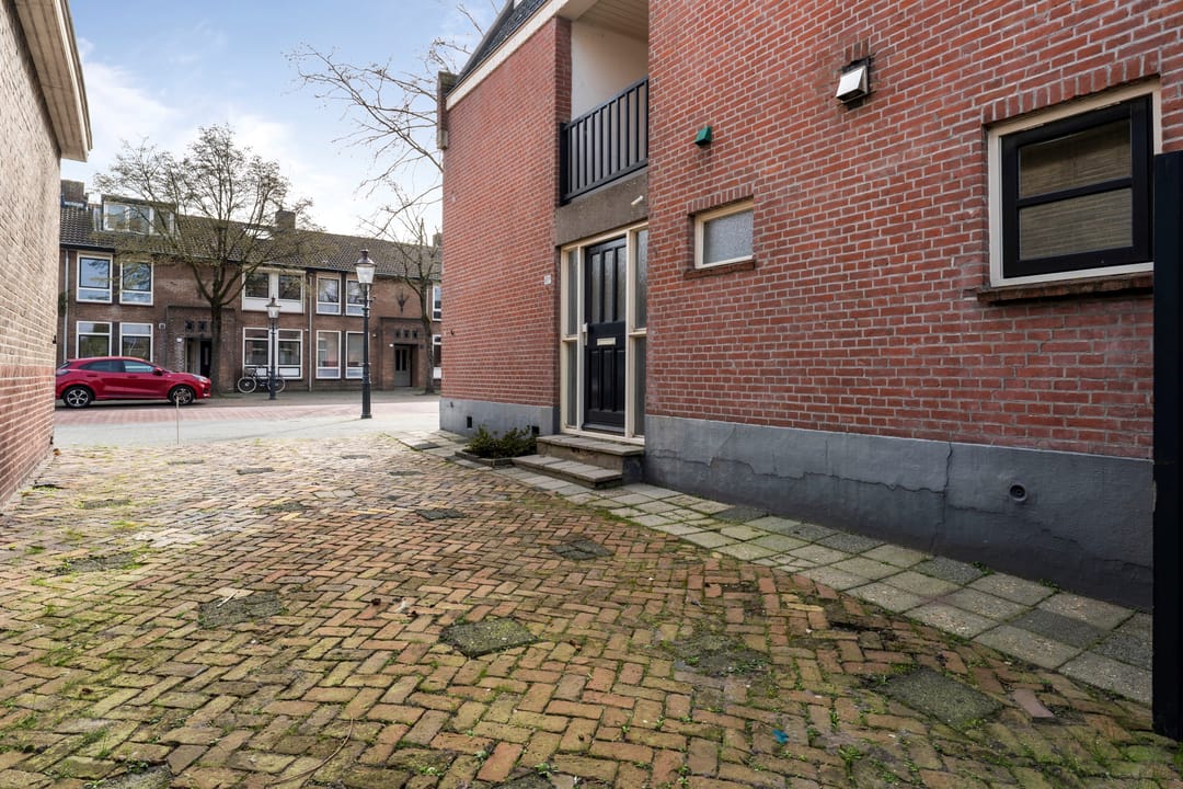 Foto 76 van Lange Brugstraat 49