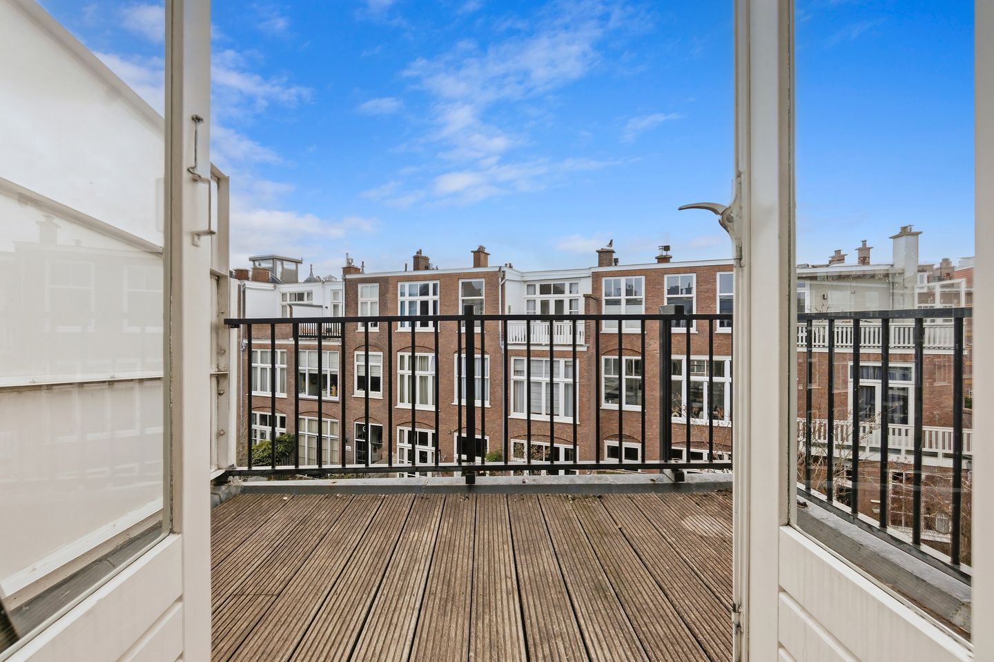 Characterful spacious townhouse in Statenkwartier — 55