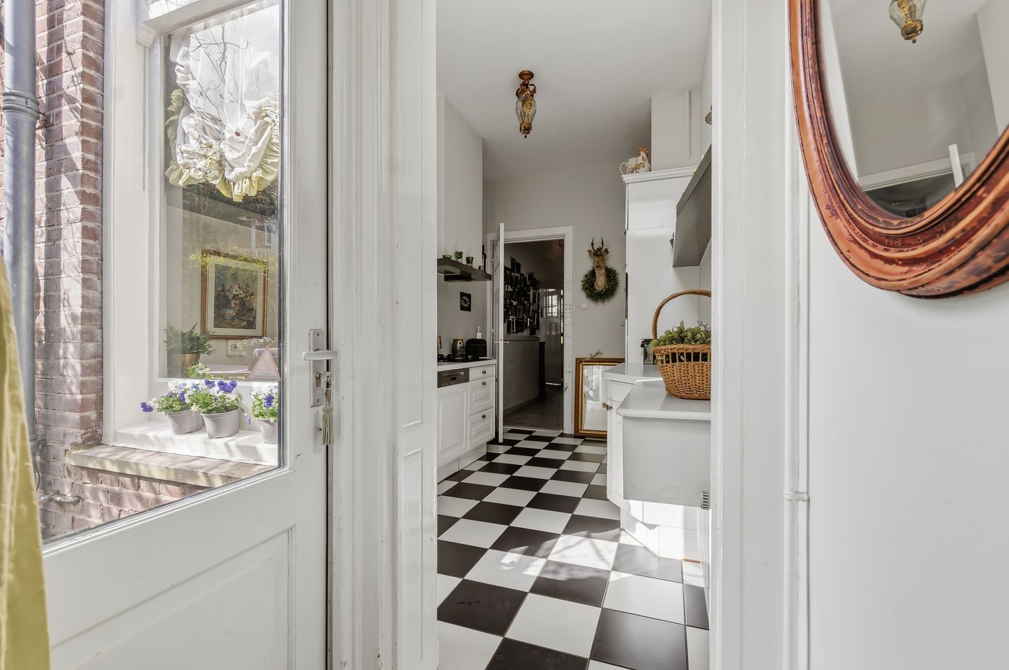 Characterful spacious townhouse in Statenkwartier — 29
