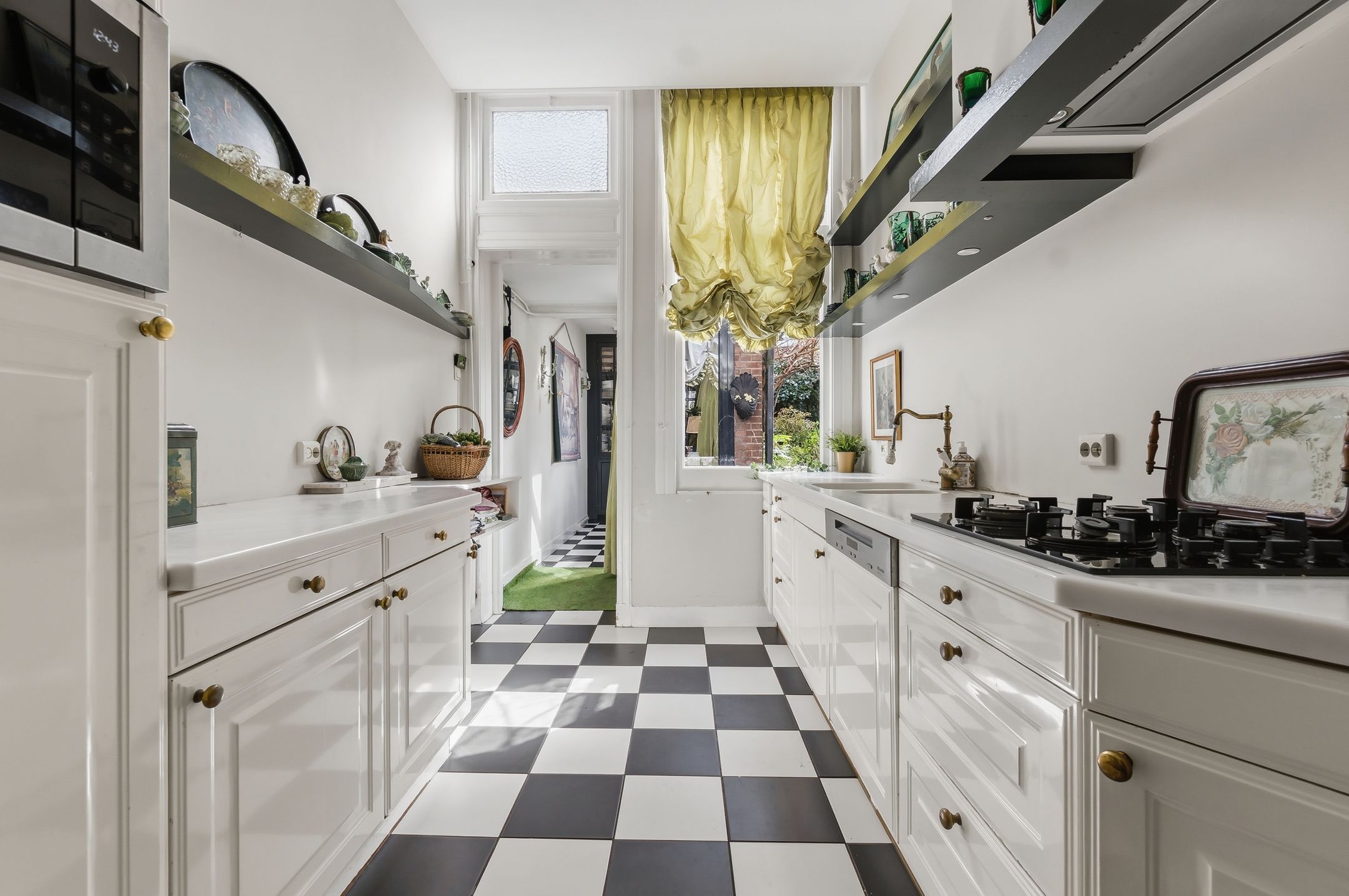 Characterful spacious townhouse in Statenkwartier — 24
