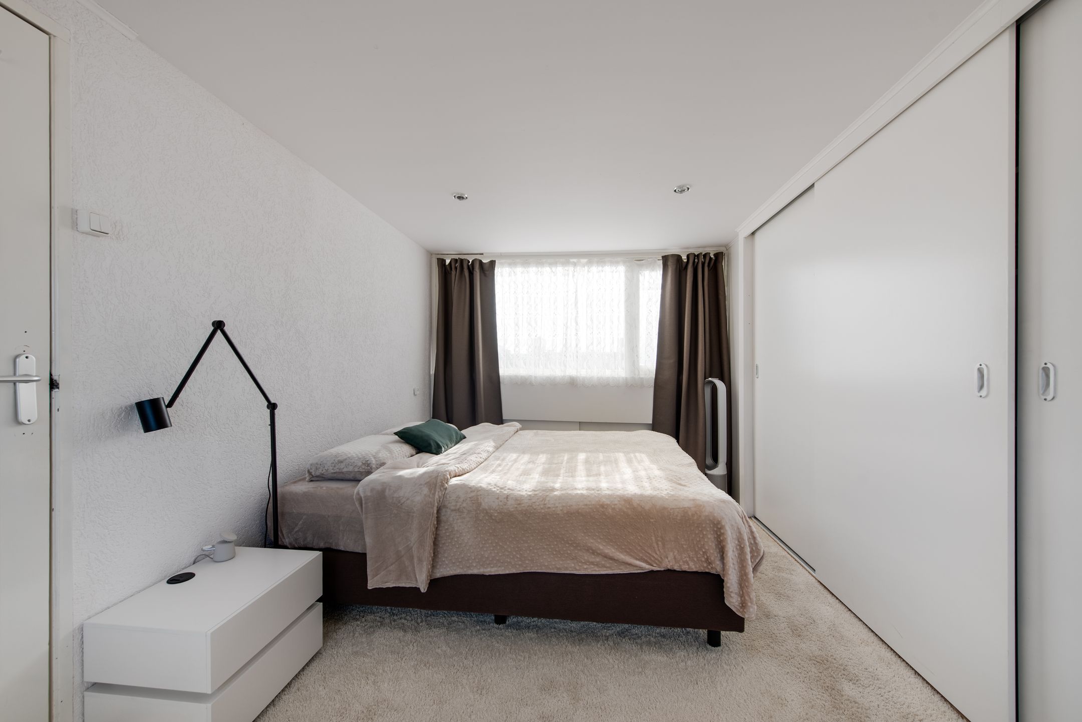 Spacious Family Home with Five Bedrooms and Sunny South-Facing Garden in Haarlem — 21