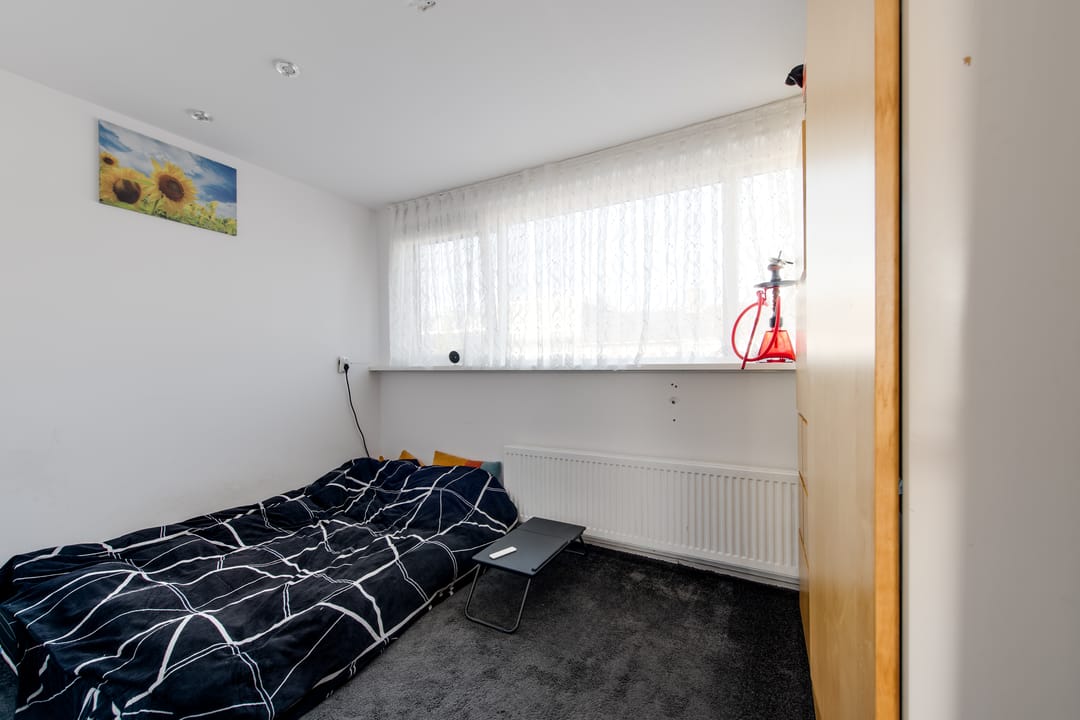 Spacious Family Home with Five Bedrooms and Sunny South-Facing Garden in Haarlem — 23