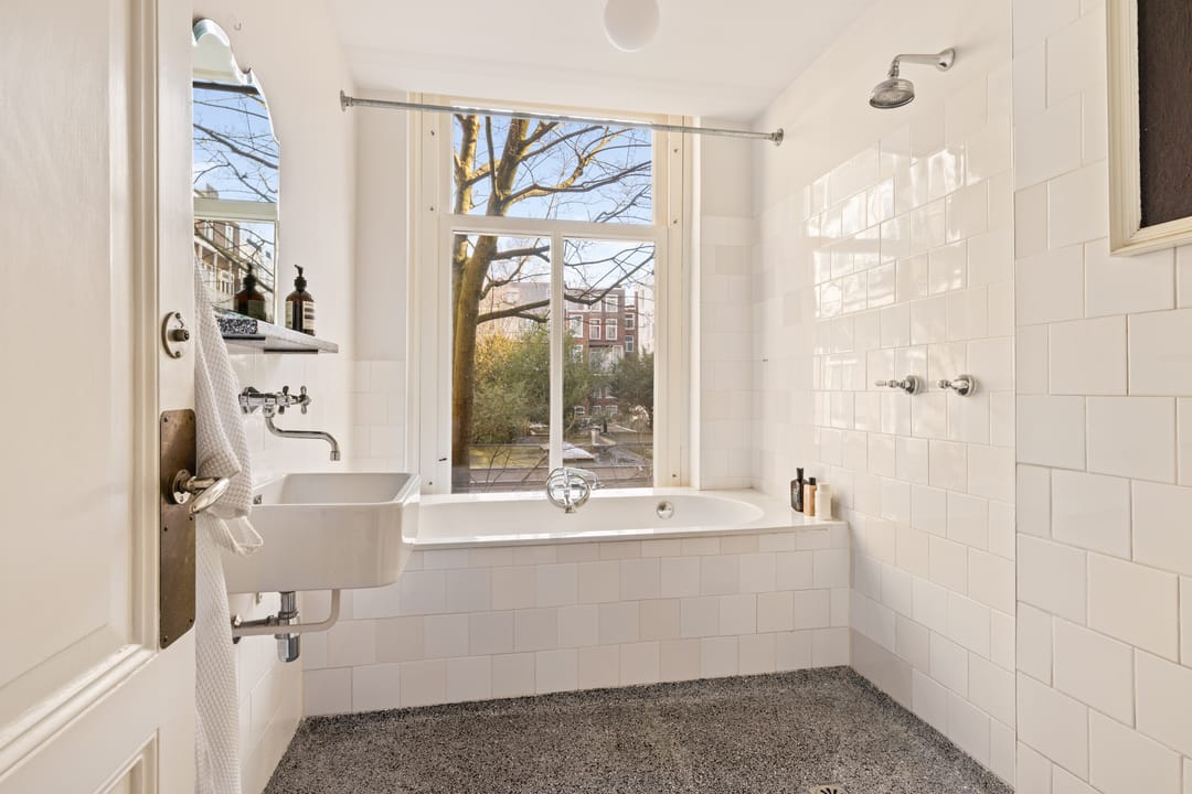 Charming Monument Apartment Near Vondelpark — 22