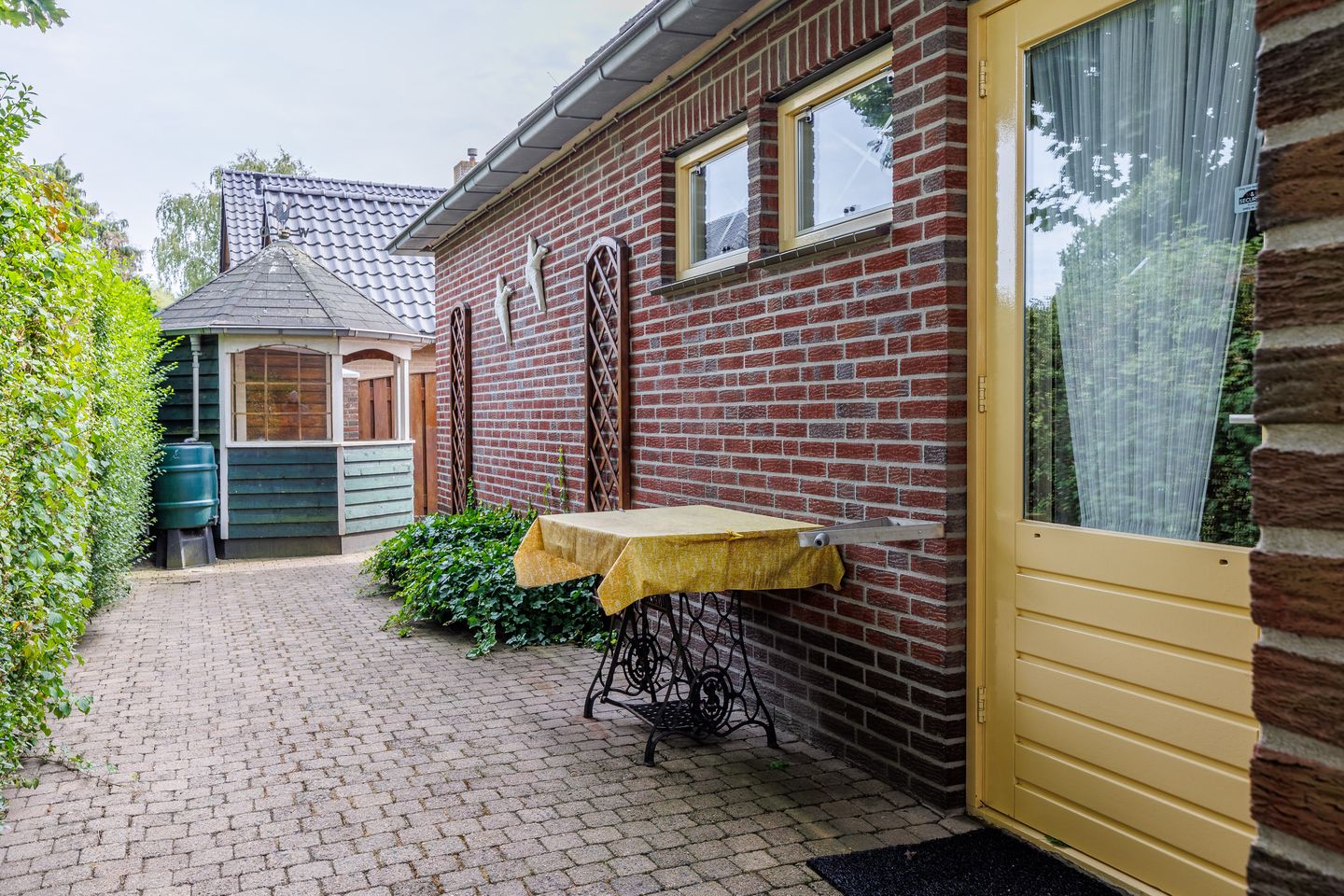 Detached and Accessible Living in Milsbeek — 35