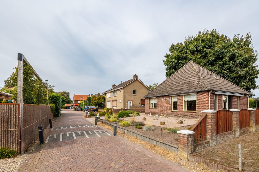 Detached and Accessible Living in Milsbeek — 28