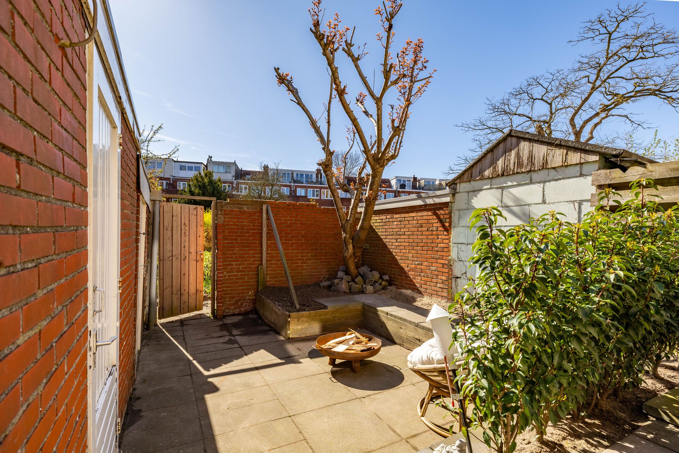 Modernized 1930s Ground Floor Apartment with Sunny Southwest Garden in Zeeheldenbuurt — 24