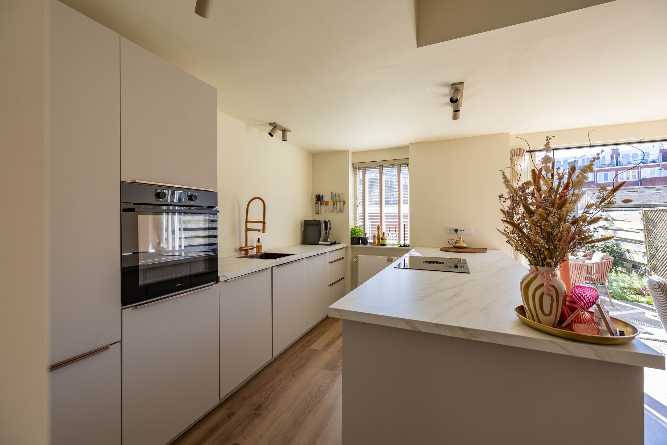 Modernized 1930s Ground Floor Apartment with Sunny Southwest Garden in Zeeheldenbuurt — 15