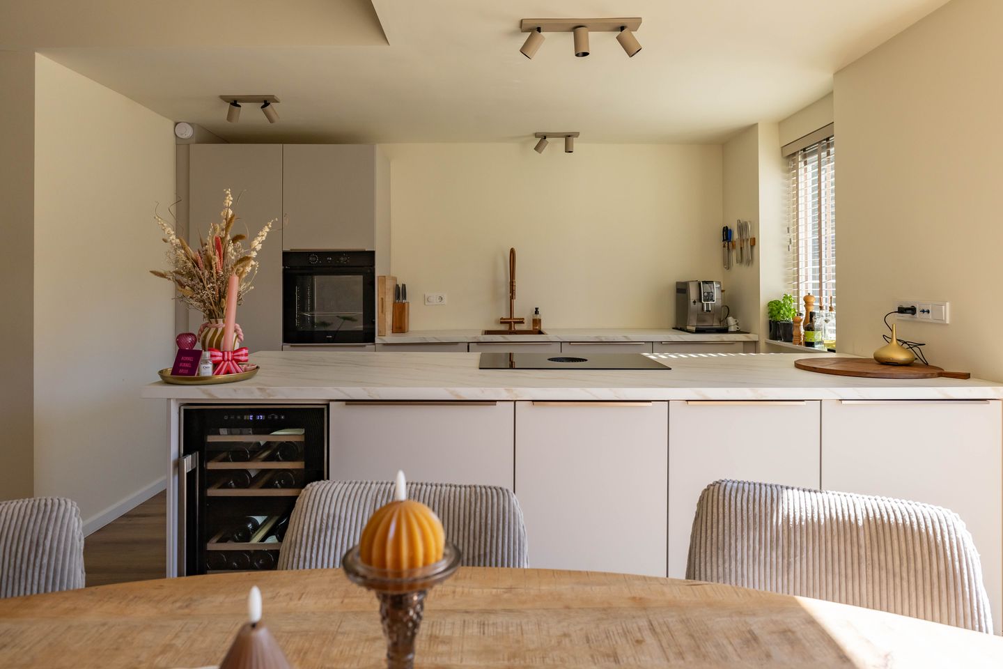 Modernized 1930s Ground Floor Apartment with Sunny Southwest Garden in Zeeheldenbuurt — 19