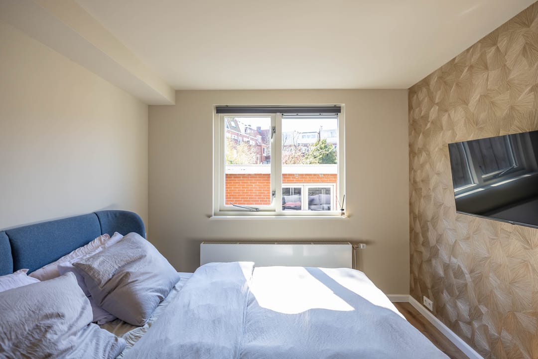 Modernized 1930s Ground Floor Apartment with Sunny Southwest Garden in Zeeheldenbuurt — 32
