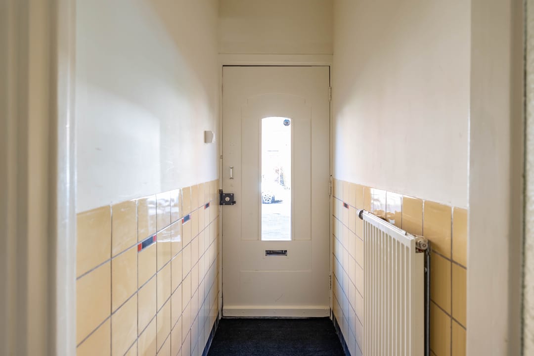Modernized 1930s Ground Floor Apartment with Sunny Southwest Garden in Zeeheldenbuurt — 41