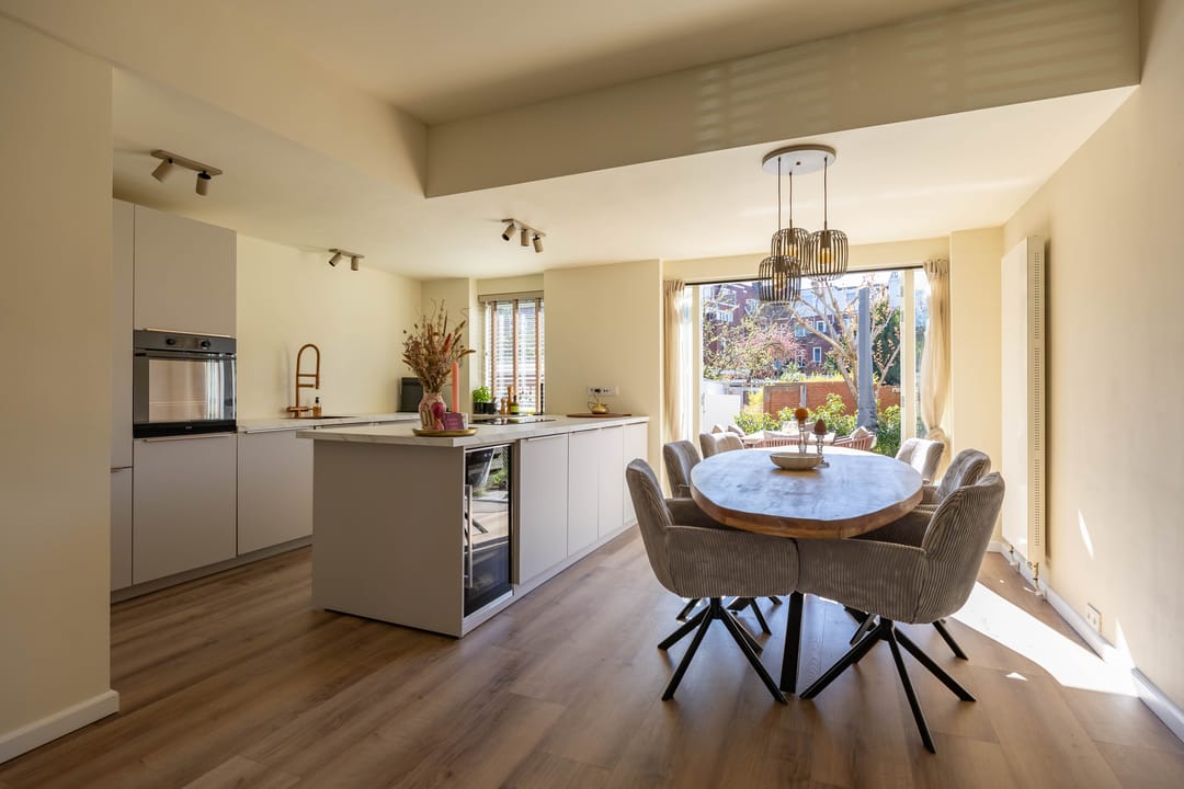 Modernized 1930s Ground Floor Apartment with Sunny Southwest Garden in Zeeheldenbuurt — 13