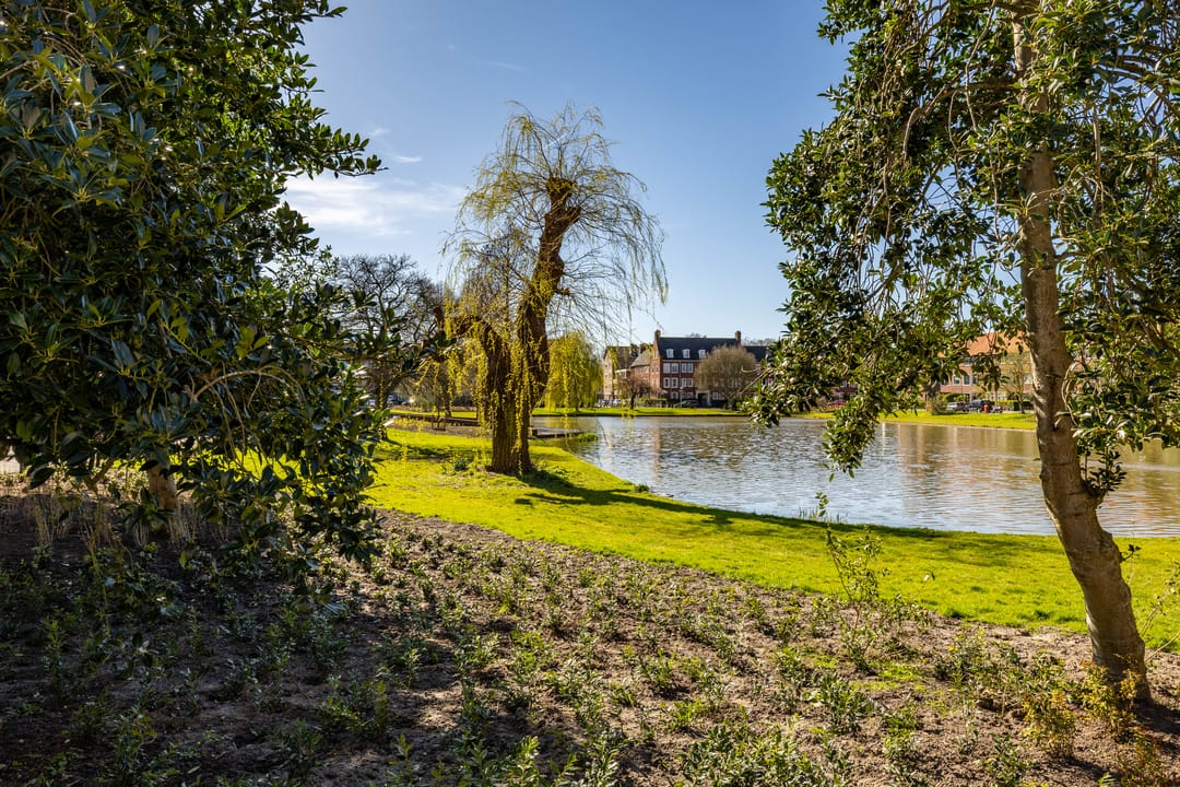 Modernized 1930s Ground Floor Apartment with Sunny Southwest Garden in Zeeheldenbuurt — 46
