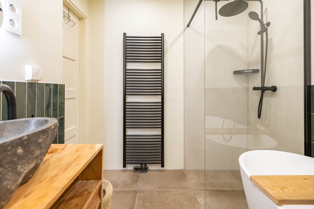 Modernized 1930s Ground Floor Apartment with Sunny Southwest Garden in Zeeheldenbuurt — 37