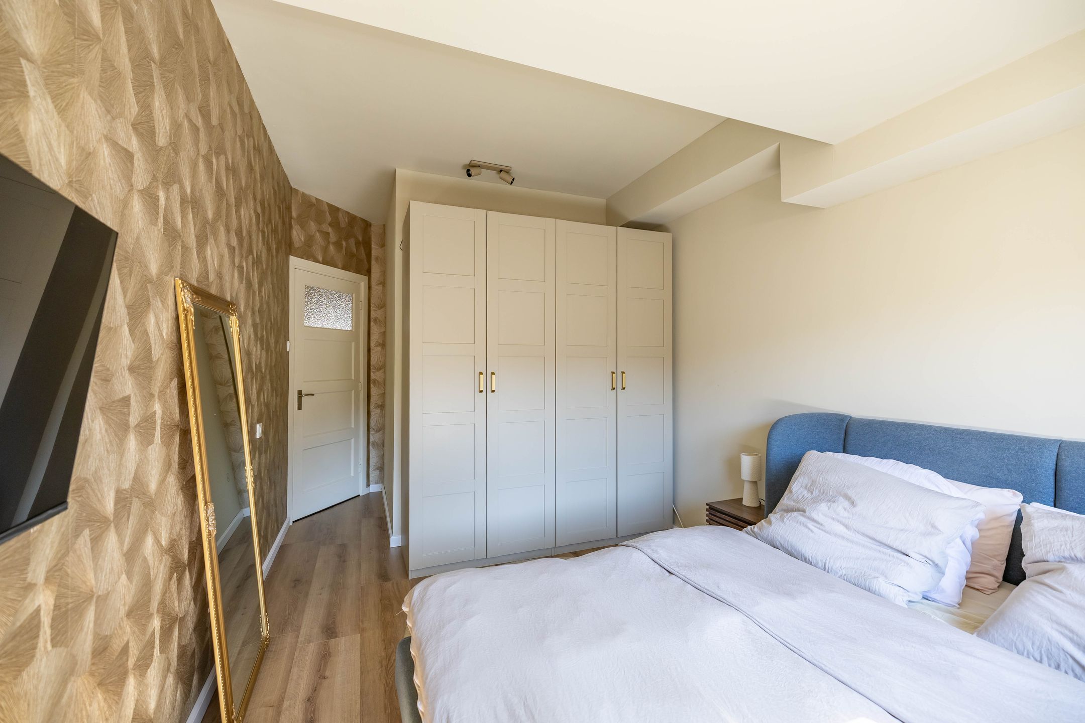 Modernized 1930s Ground Floor Apartment with Sunny Southwest Garden in Zeeheldenbuurt — 33