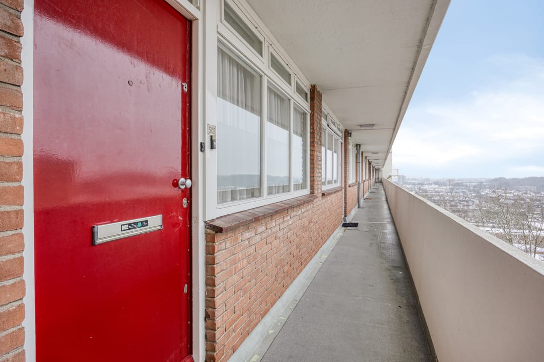 Bright 12th-floor apartment with sunny south-facing balcony and panoramic views in Amsterdam Nieuw-West — 17