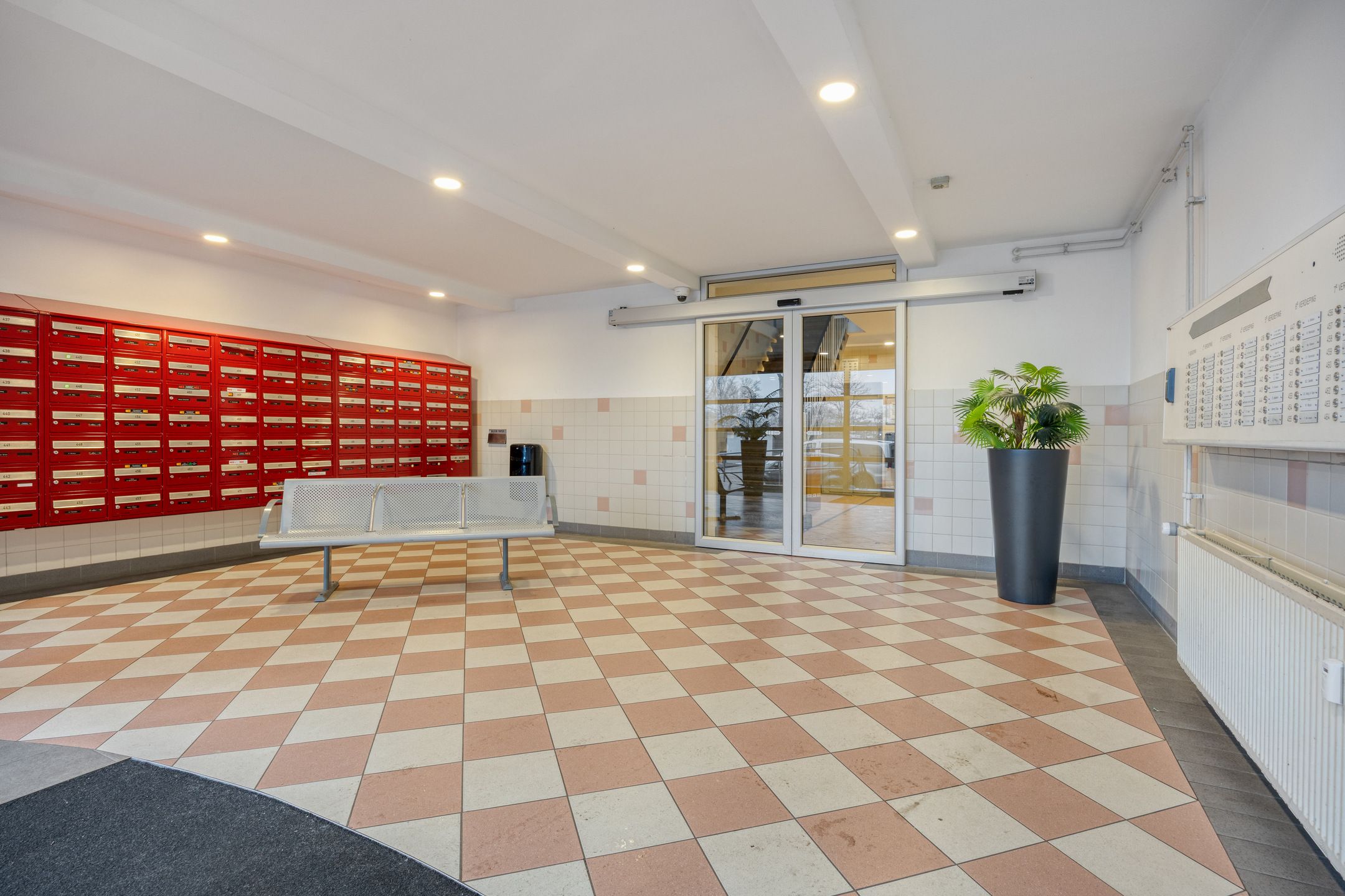 Bright 12th-floor apartment with sunny south-facing balcony and panoramic views in Amsterdam Nieuw-West — 18