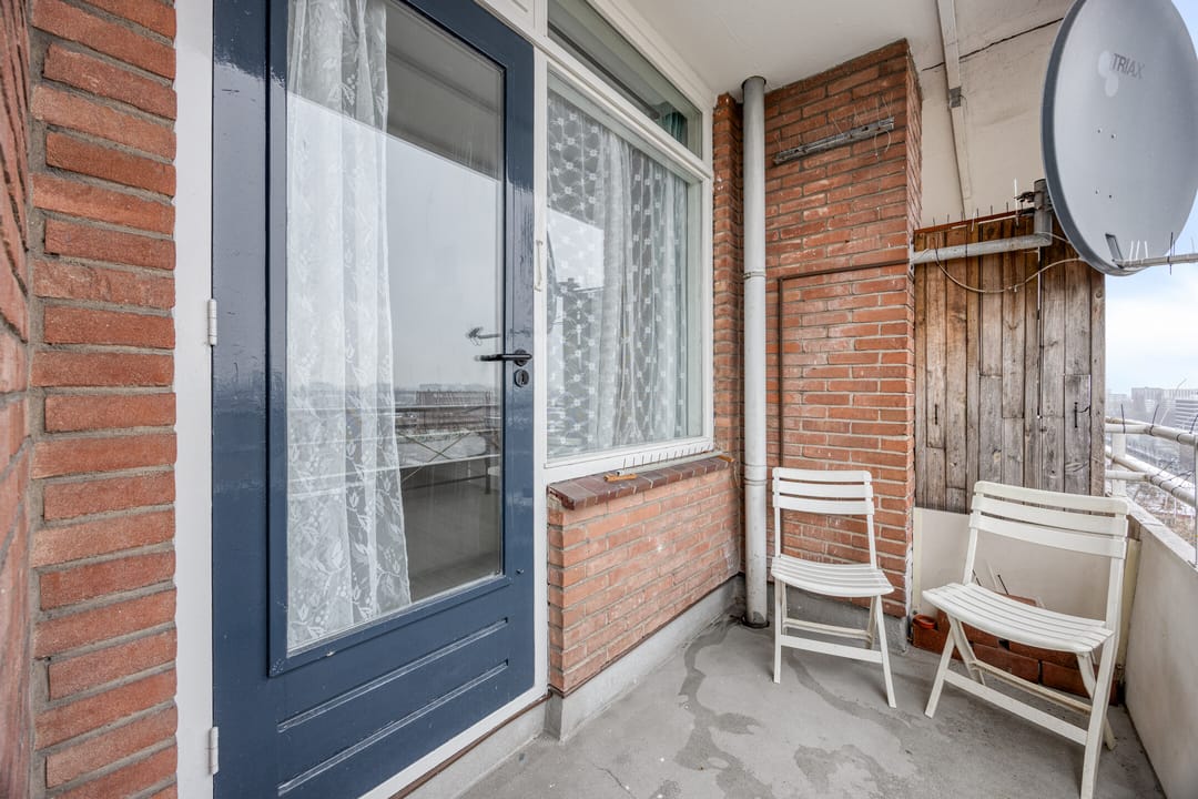 Bright 12th-floor apartment with sunny south-facing balcony and panoramic views in Amsterdam Nieuw-West — 16