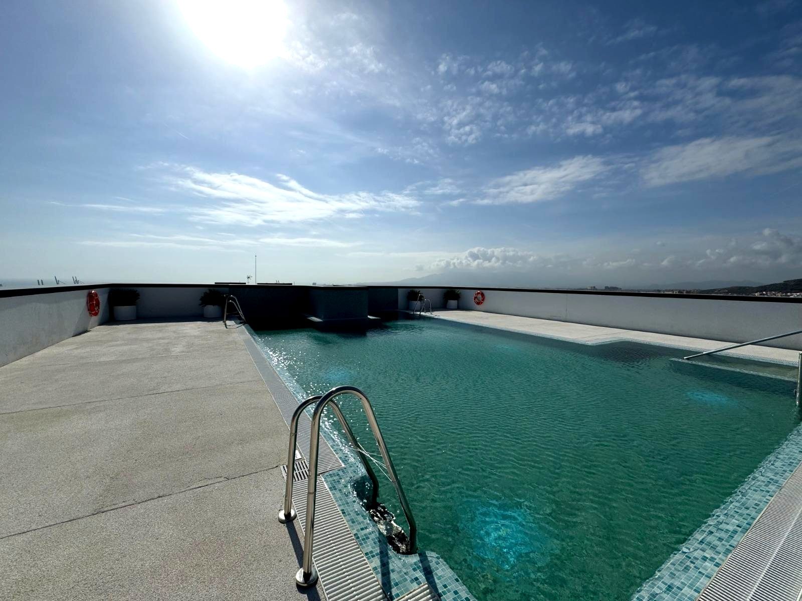 Luxury Apartment in Urban Sky Towers with Panoramic Views — 15