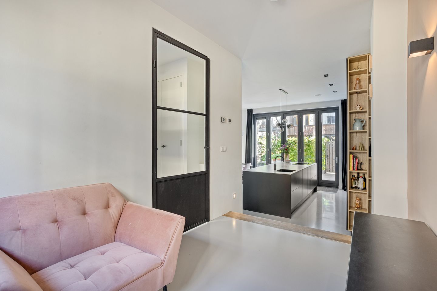 Photo 10 of John Blankensteinstraat 103