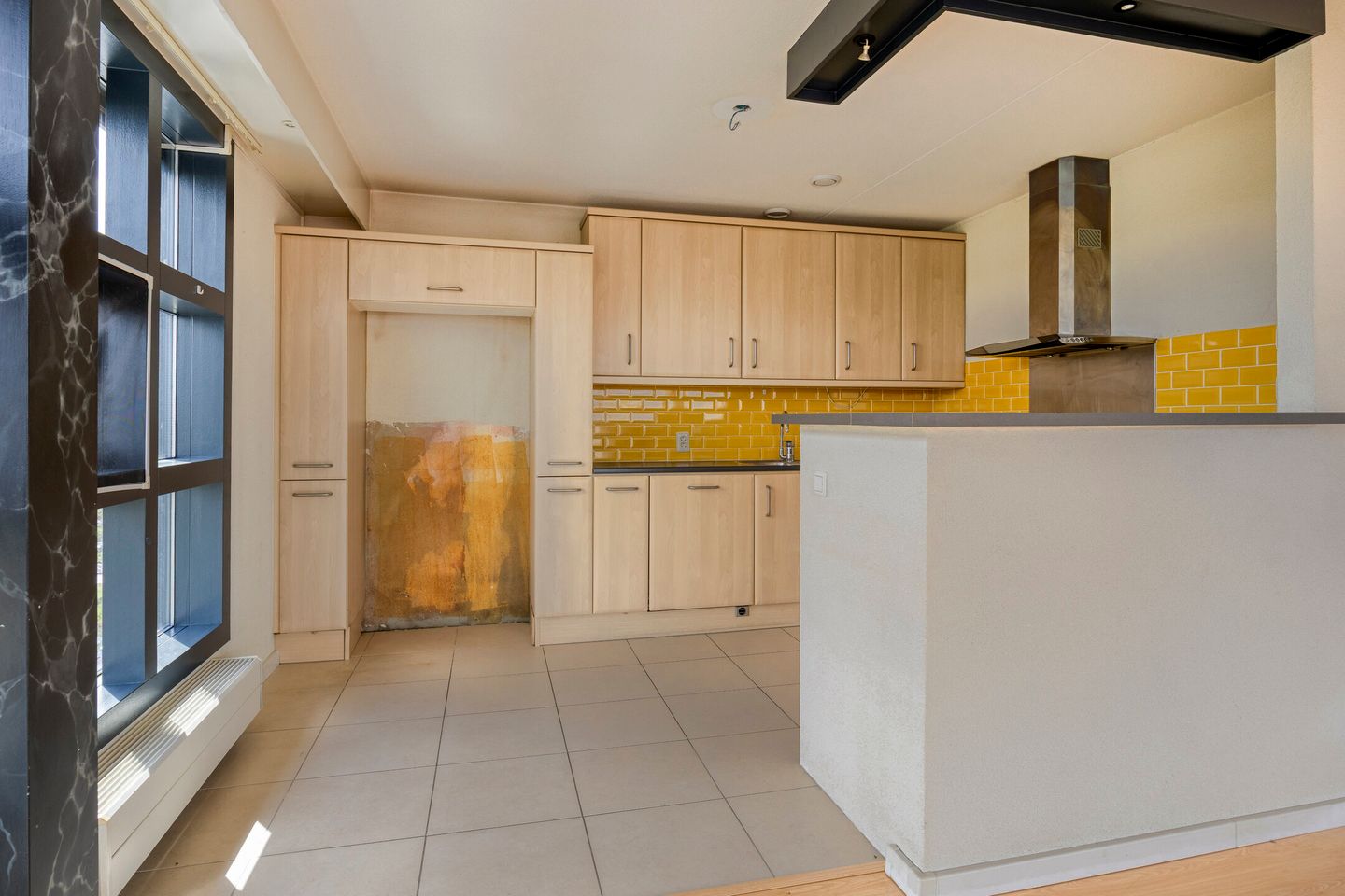 Spacious top floor apartment with parking in Breda's Haagse Beemden — 25
