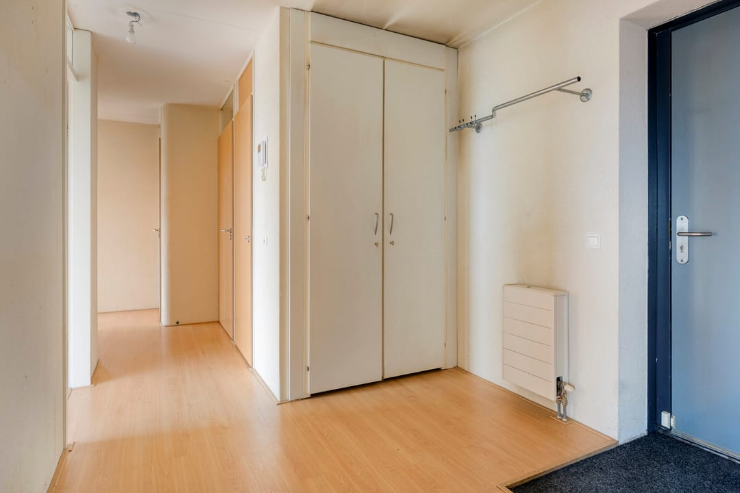 Spacious top floor apartment with parking in Breda's Haagse Beemden — 16