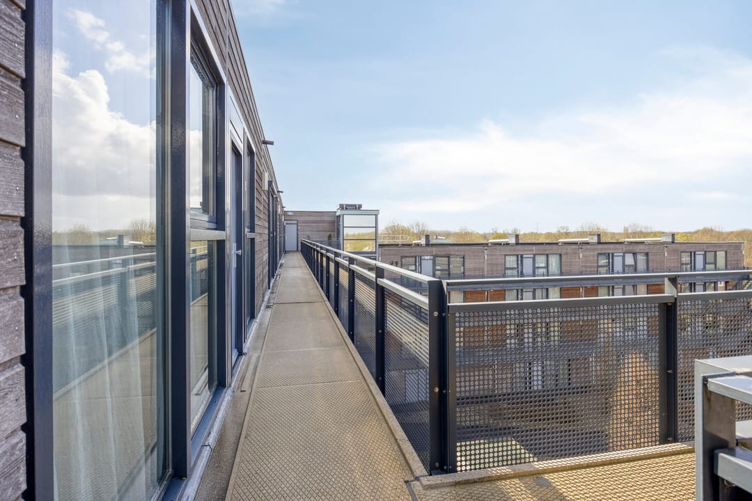 Spacious top floor apartment with parking in Breda's Haagse Beemden — 13