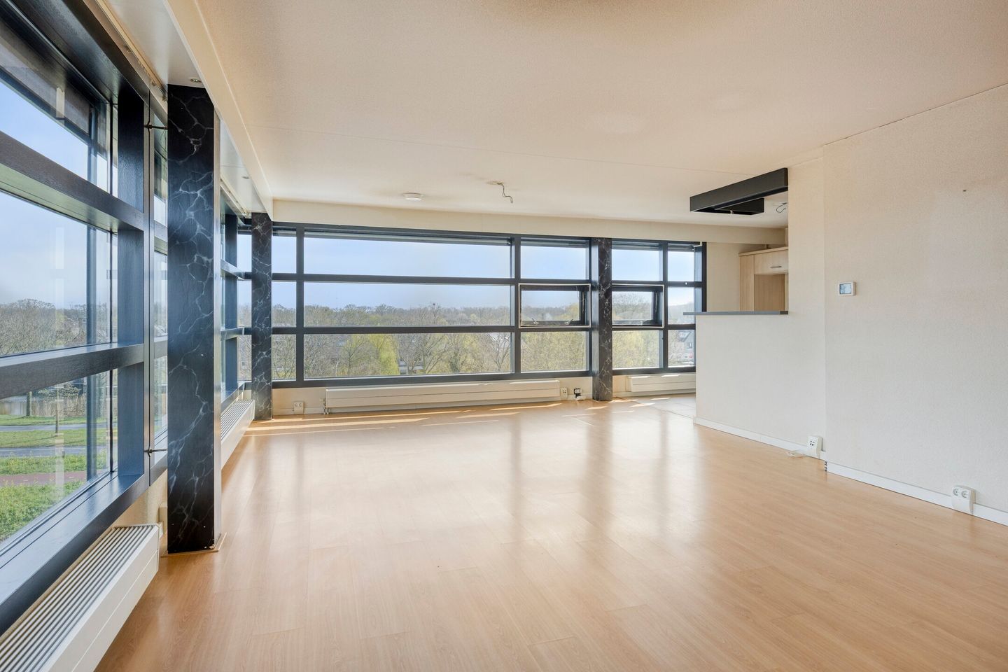 Spacious top floor apartment with parking in Breda's Haagse Beemden — 19