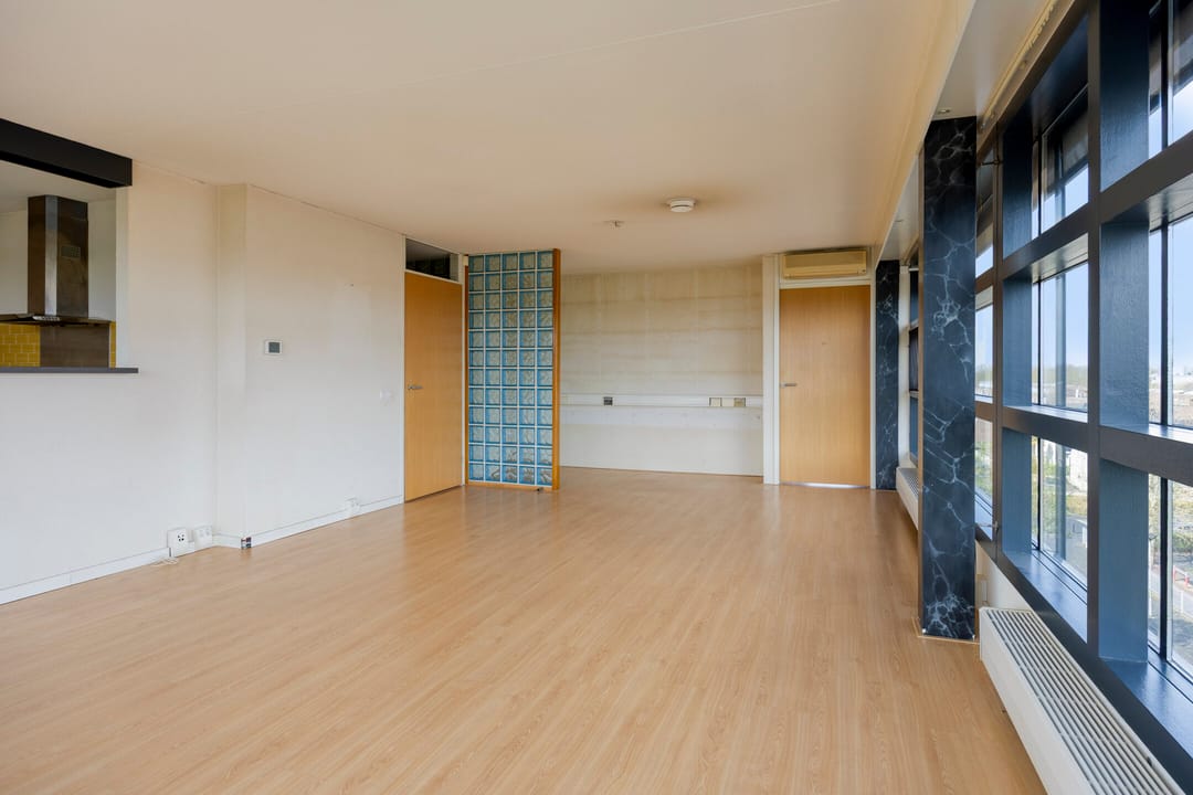 Spacious top floor apartment with parking in Breda's Haagse Beemden — 22