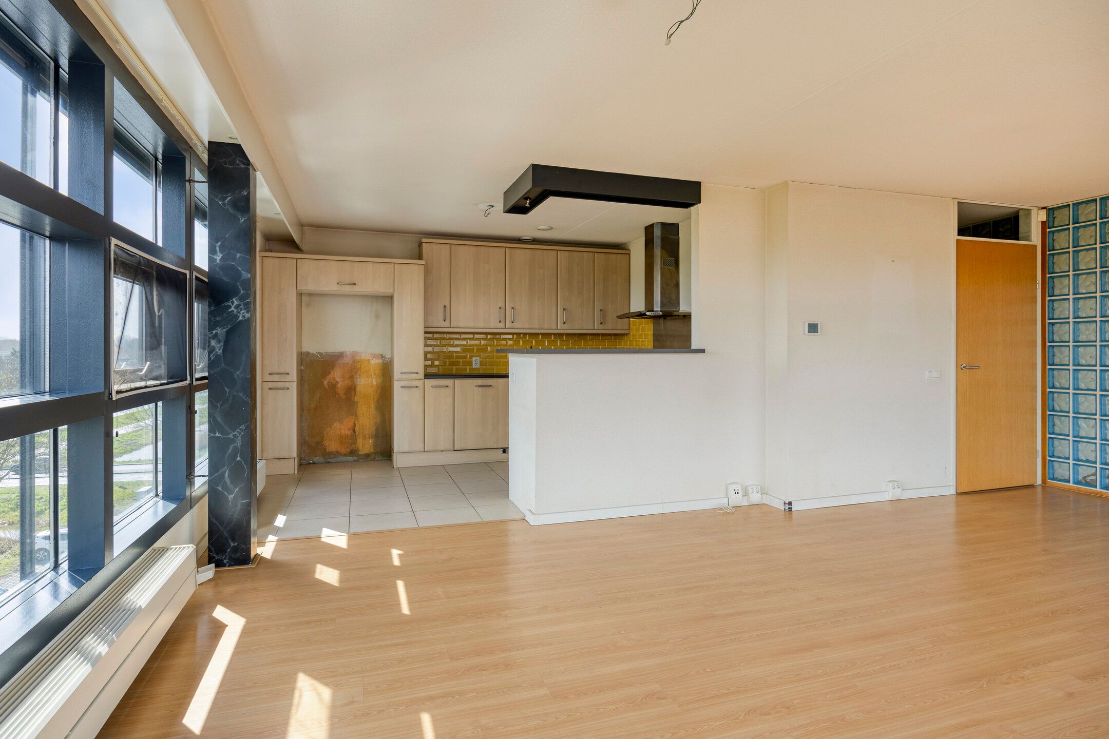 Spacious top floor apartment with parking in Breda's Haagse Beemden — 24