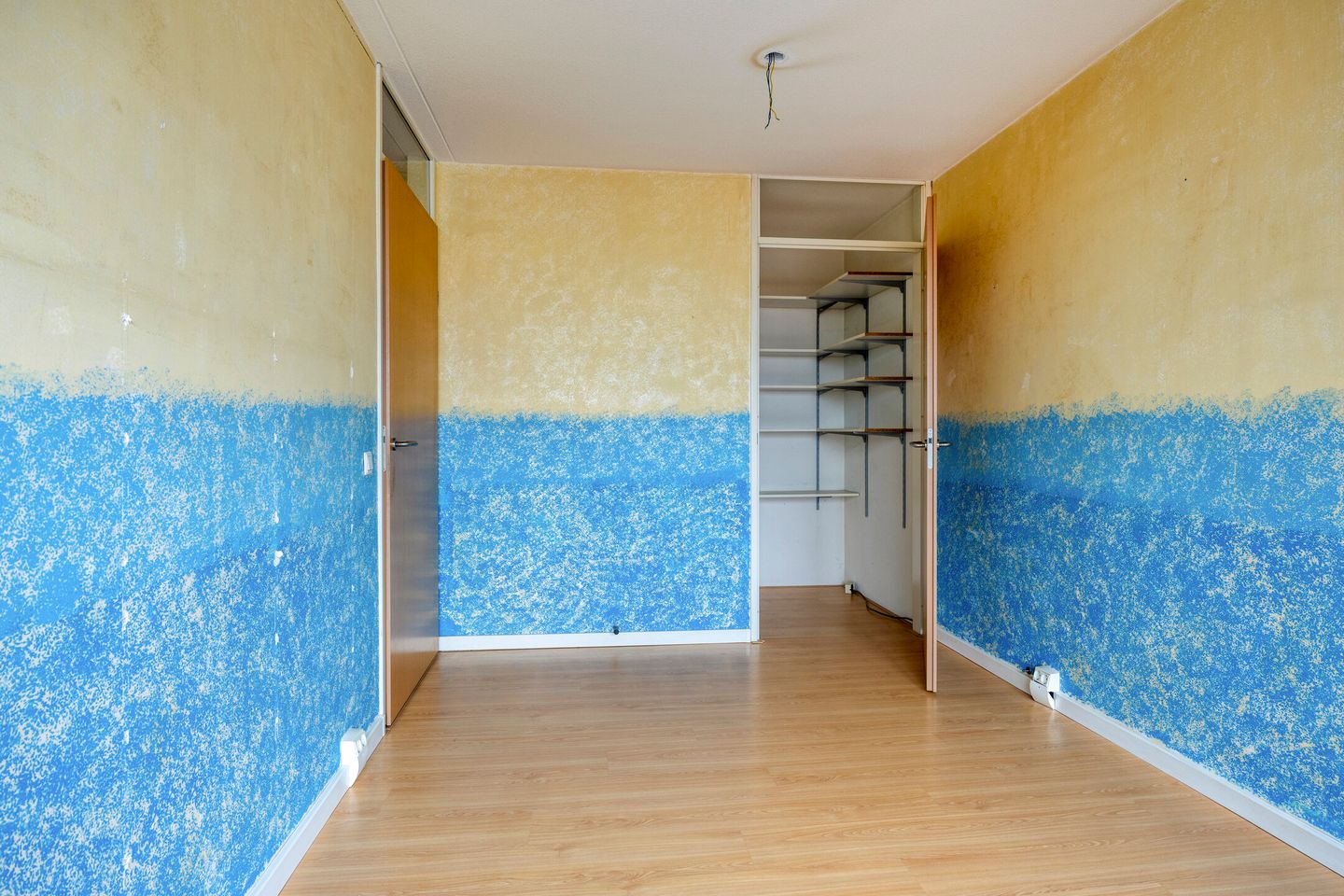Spacious top floor apartment with parking in Breda's Haagse Beemden — 40