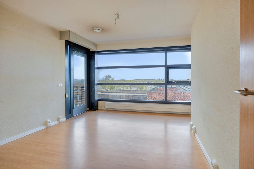 Spacious top floor apartment with parking in Breda's Haagse Beemden — 31