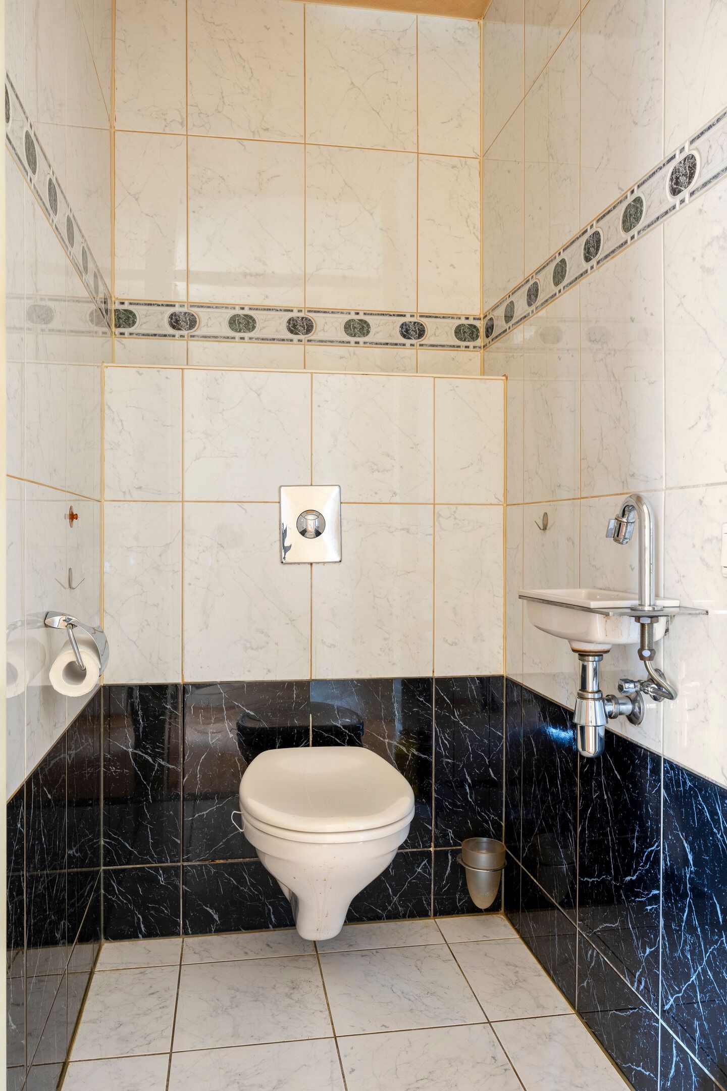 Spacious top floor apartment with parking in Breda's Haagse Beemden — 18