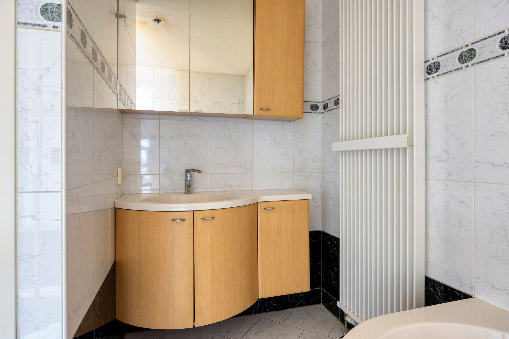 Spacious top floor apartment with parking in Breda's Haagse Beemden — 36