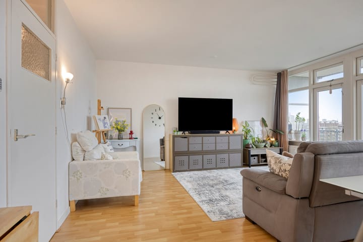 Photo 4 of Elviraland 104