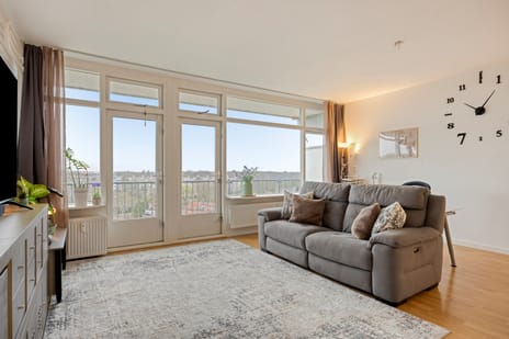 Elviraland 104 secondary image