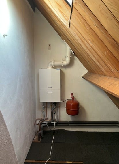 Characteristic Semi-Detached House with Basement and Private Driveway — 23