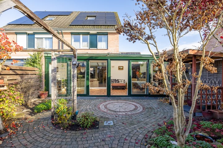 Foto 2 van Weegbree 8