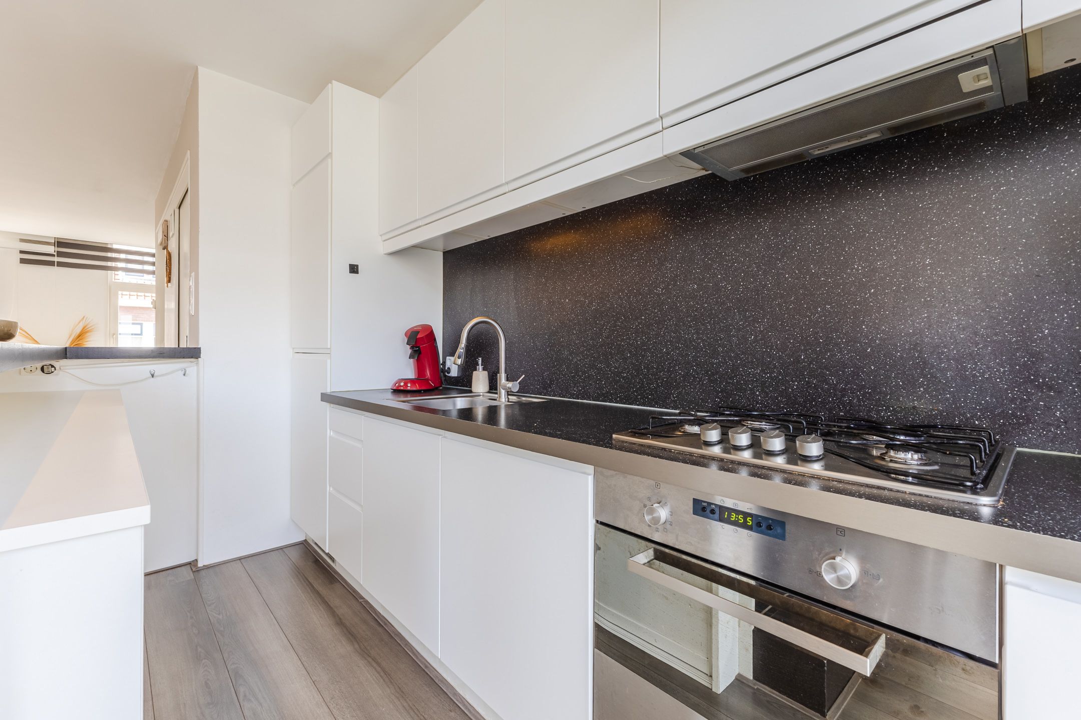 Photo 12 of Paulus Potterstraat 34-B
