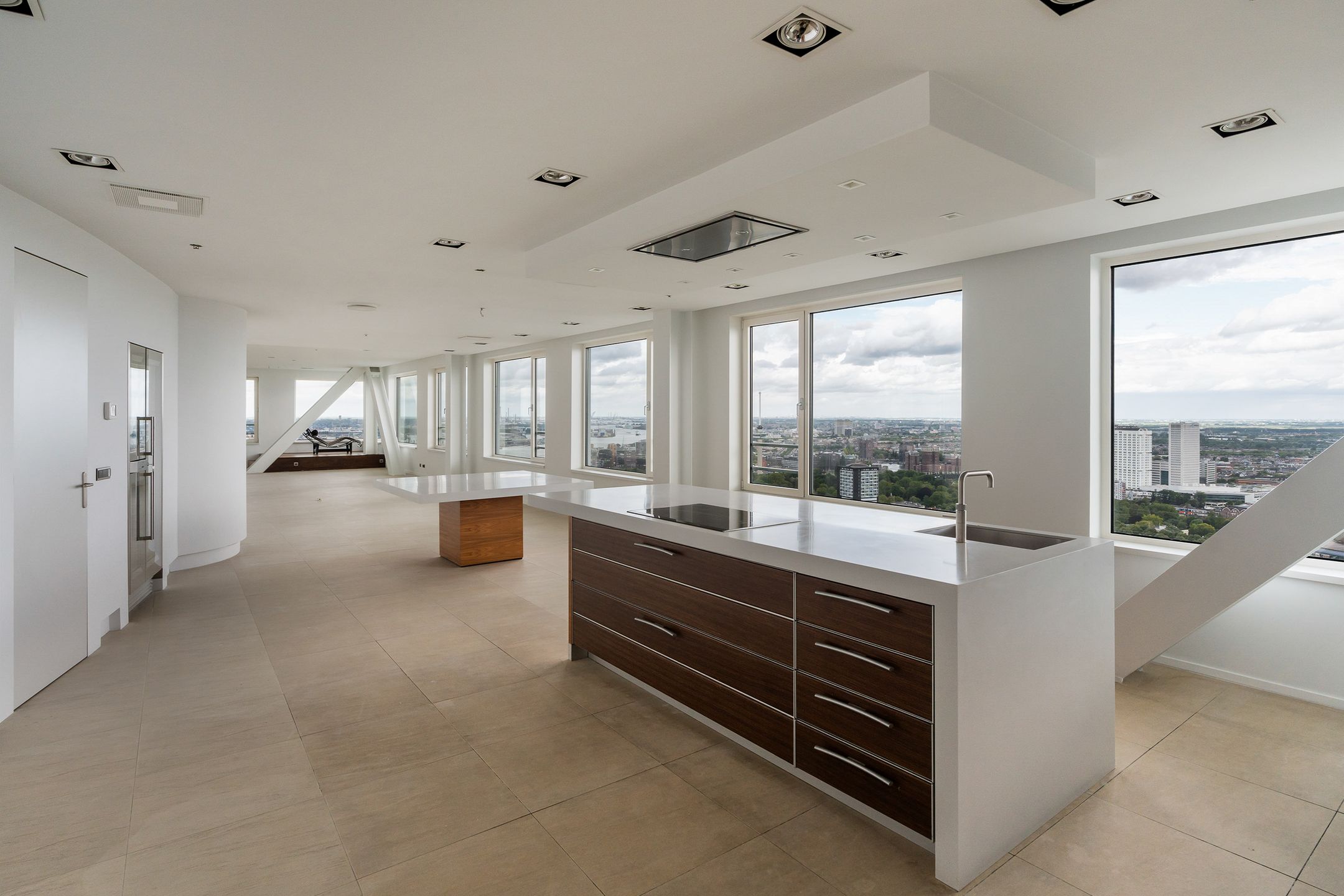 Foto 9 van Landverhuizersplein 151