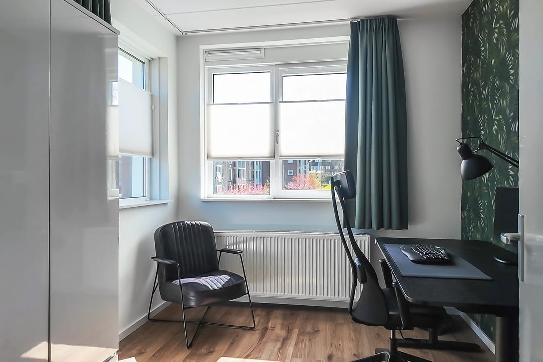 Modern corner house with 4 bedrooms and private parking in Vermeerkwartier — 28