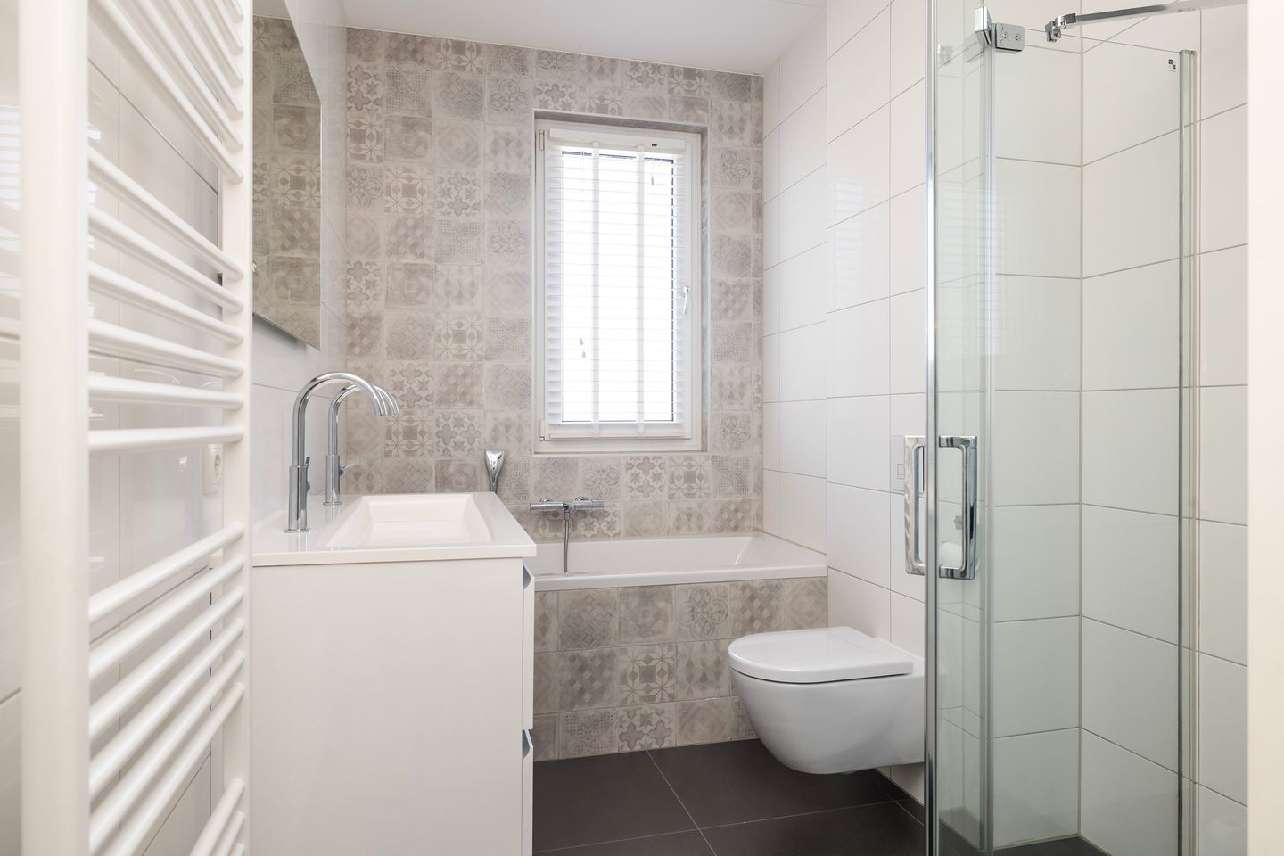 Modern corner house with 4 bedrooms and private parking in Vermeerkwartier — 29