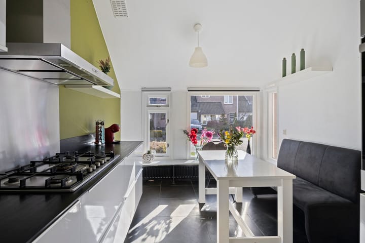 Photo 2 of Pastoor Huissenstraat 4