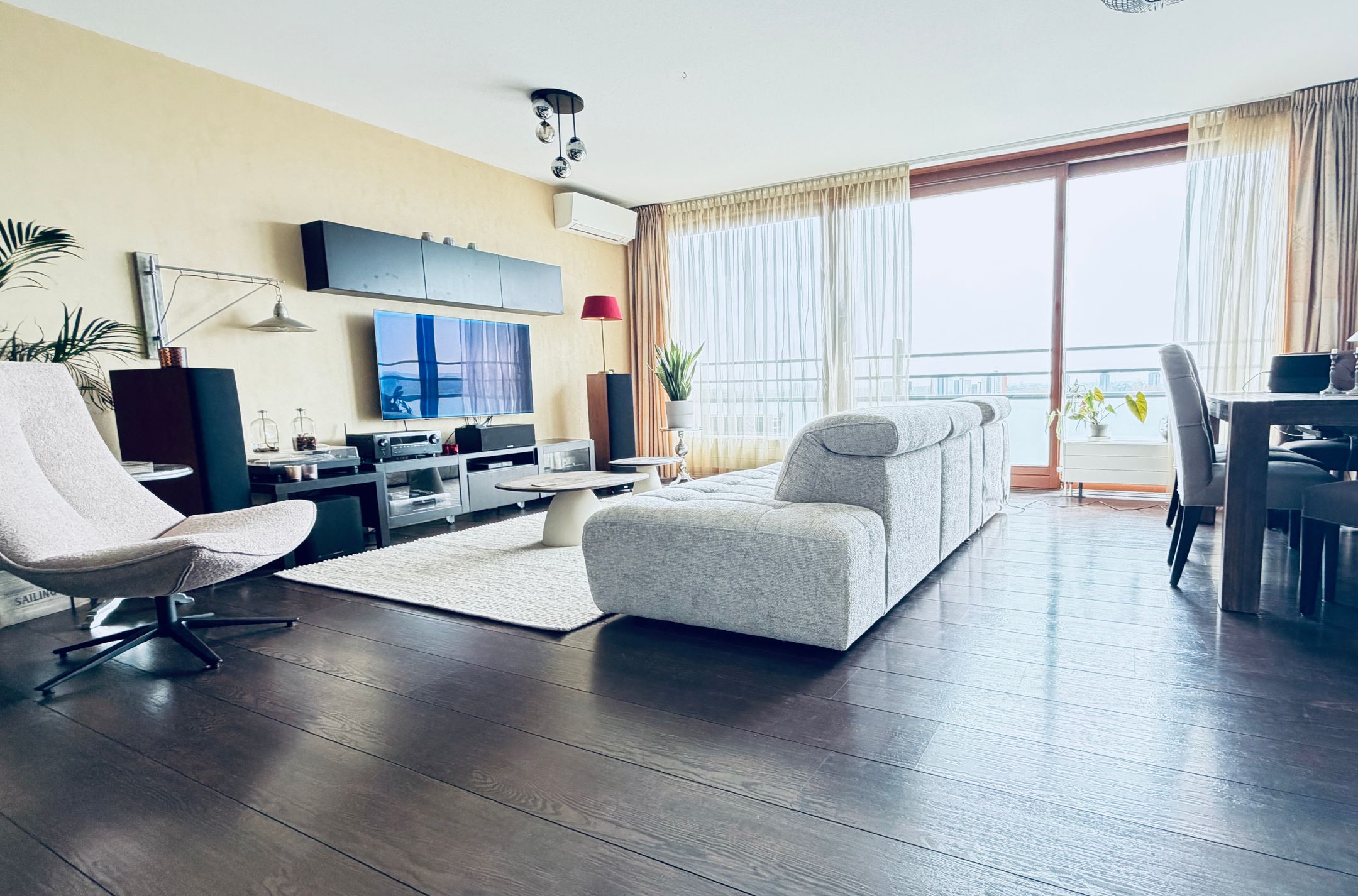 Unique Maisonette with Panoramic River Views — 12