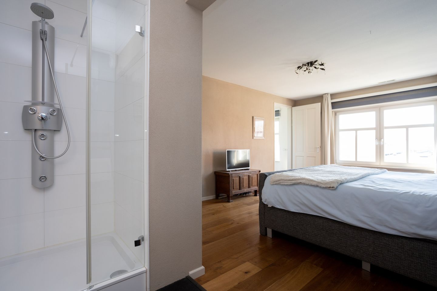 Foto 35 van Roland Holstlaan 6