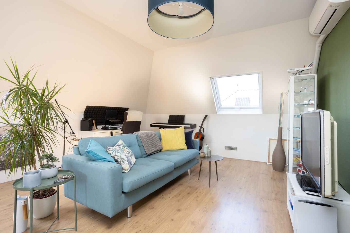 Foto 49 van Roland Holstlaan 6