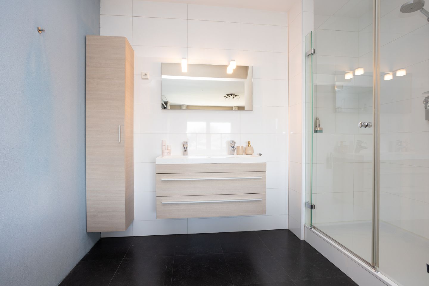 Foto 44 van Roland Holstlaan 6