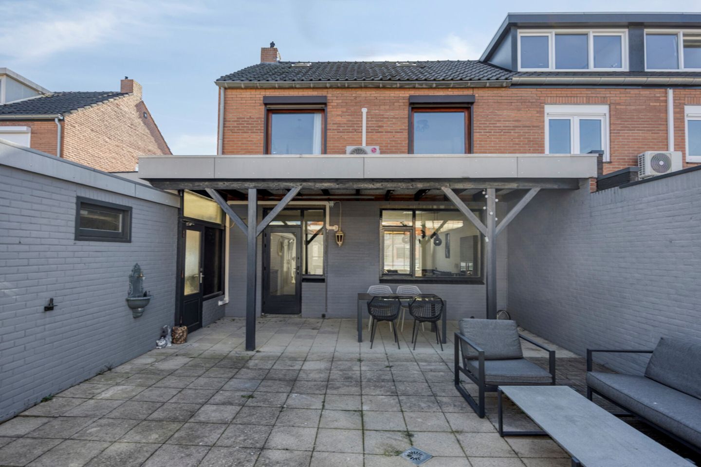 Photo 40 of Rosastraat 7