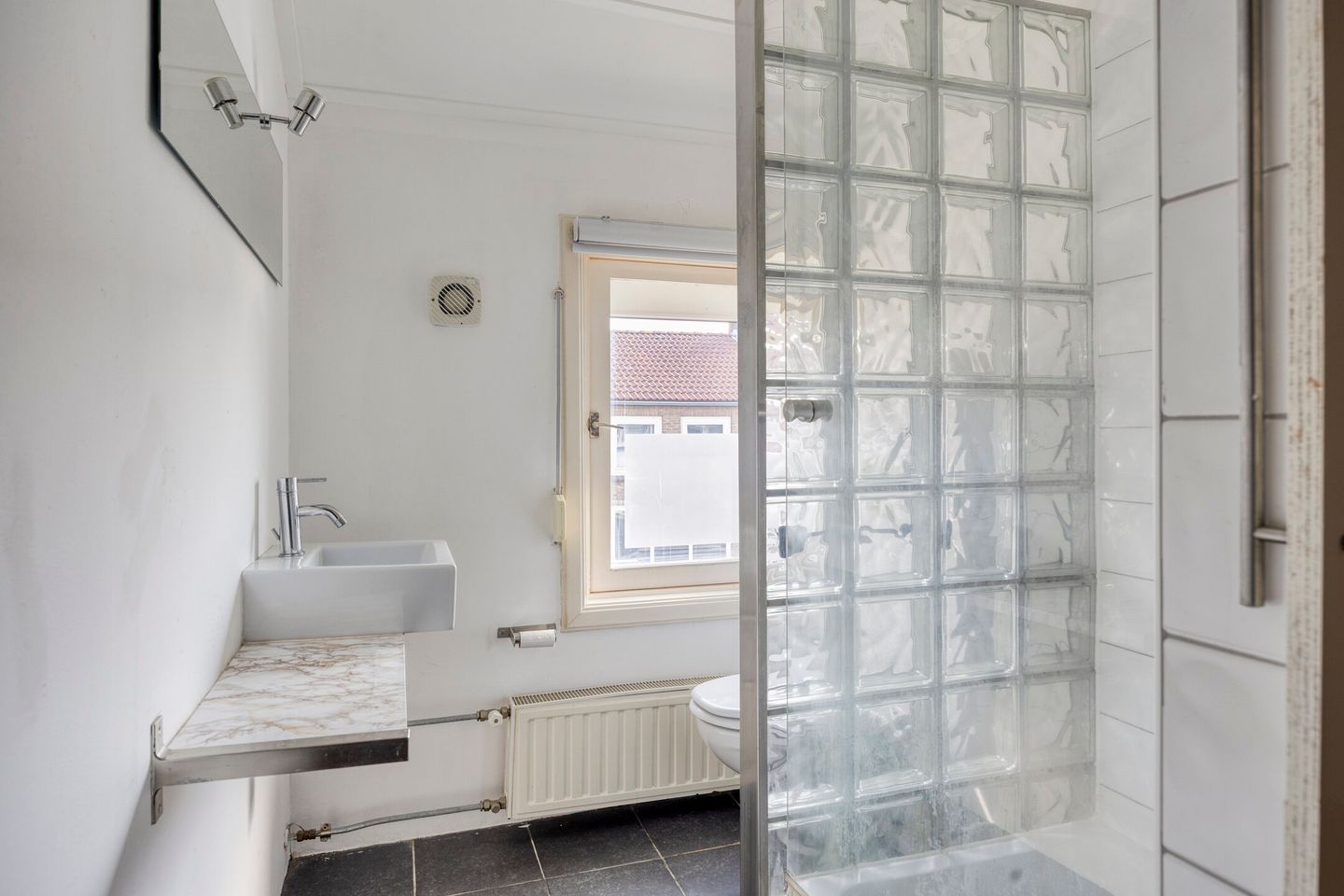 Photo 19 of Beatrixstraat 25