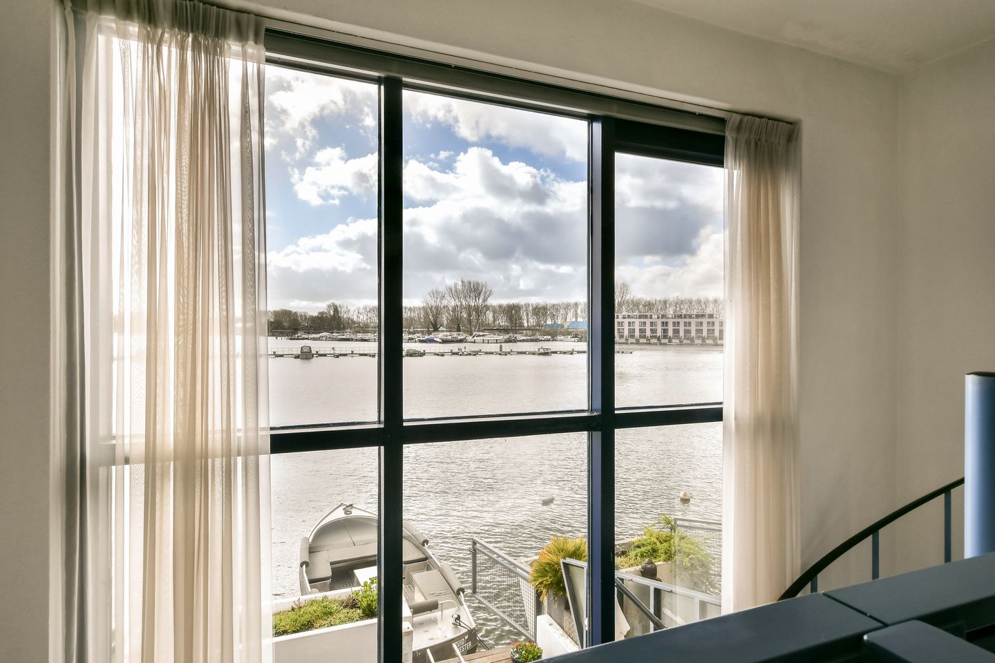 Foto 10 van Aquamarin 50