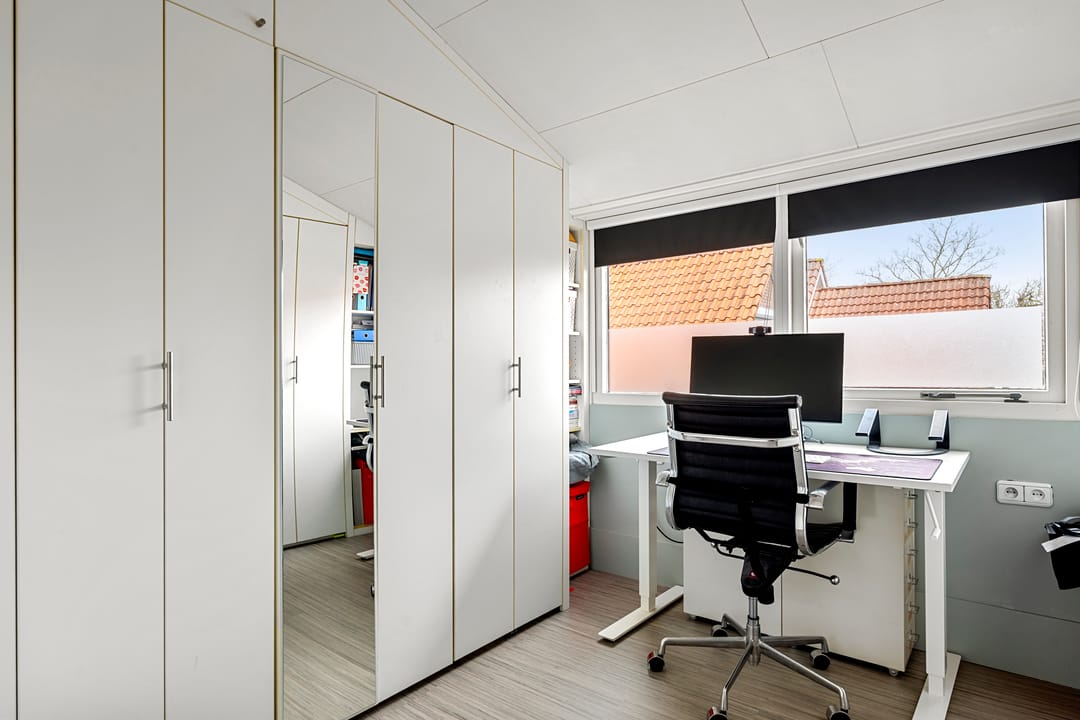 Detached Home with Spacious Basement Near Forests in Bennekom — 52